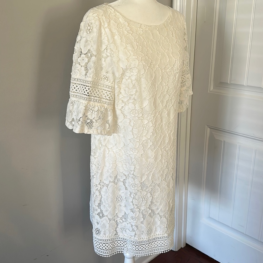 Lauren white lace midi dress never worn. Perfect for special occasions
